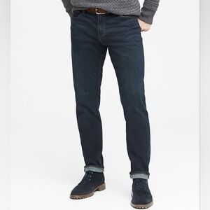 Banana Republic Athletic Tapered Jeans 32×34